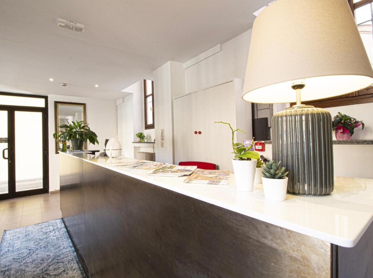 Hotel Tornielli 9 By Lvg Hotel Collection Novara Exteriör bild